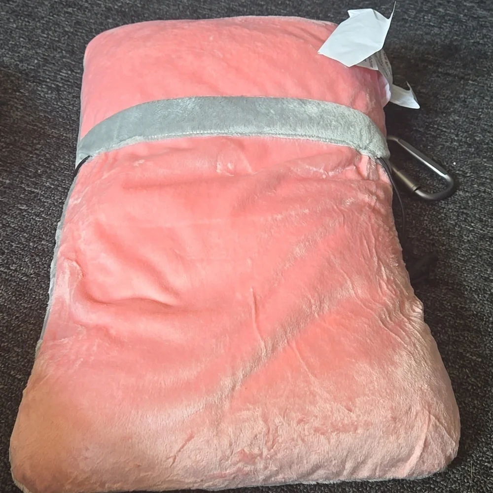 Soft Grey And.pink Travel Pillow - Picture 4 of 8